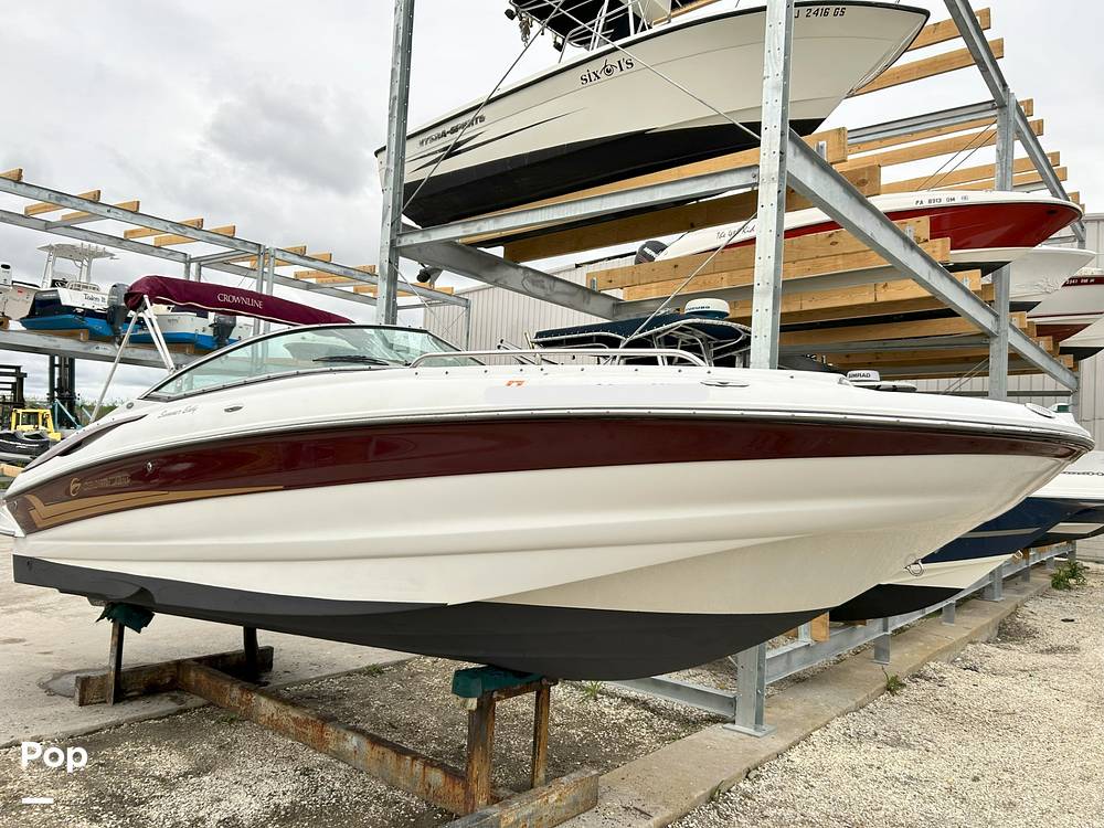Slide: The Image of Crownline Boats 240 EX 2005 - 15601575