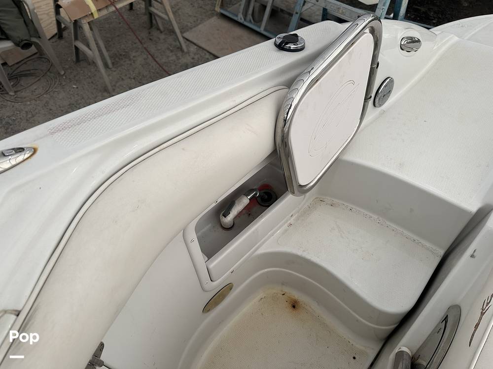 Slide: The Image of Crownline Boats 240 EX 2005 - 15085217