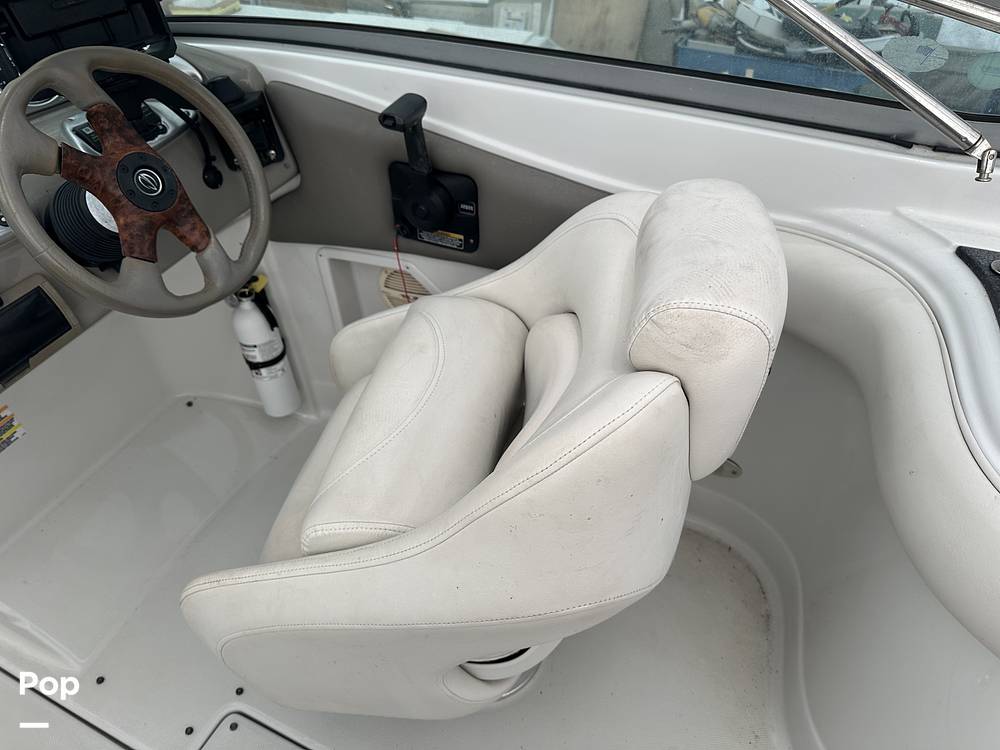 Slide: The Image of Crownline Boats 240 EX 2005 - 15085225