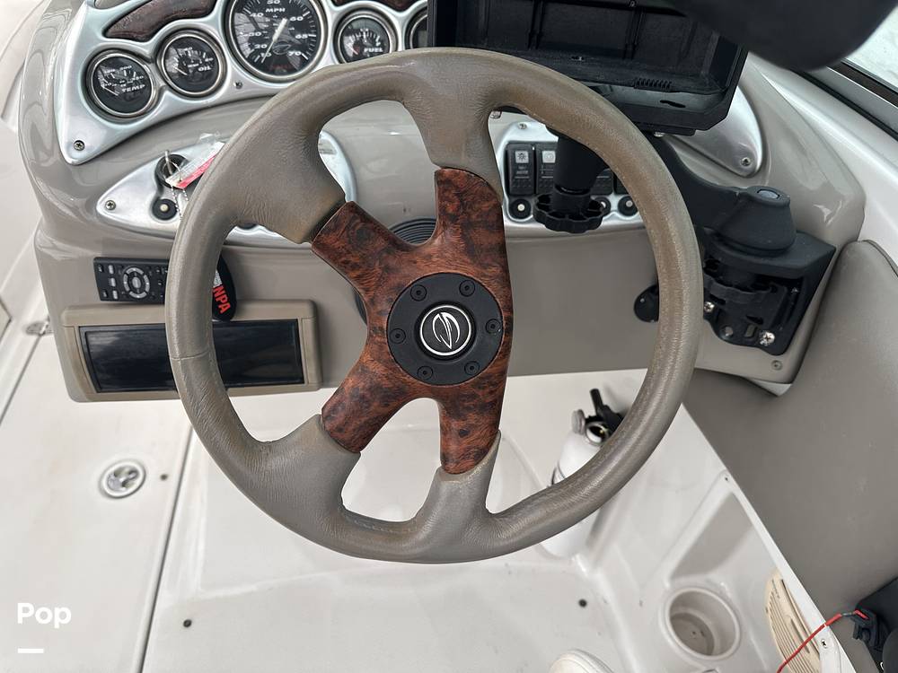 Slide: The Image of Crownline Boats 240 EX 2005 - 15085233