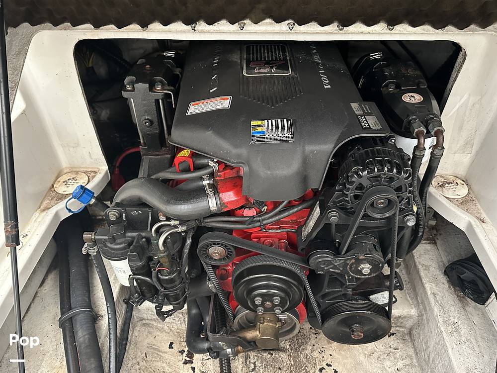 Slide: The Image of Crownline Boats 240 EX 2005 - 15085240