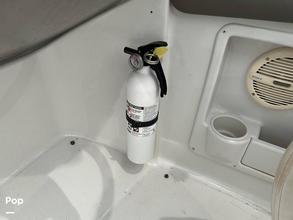 Slide: The Image of Crownline Boats 240 EX 2005 - 15085241
