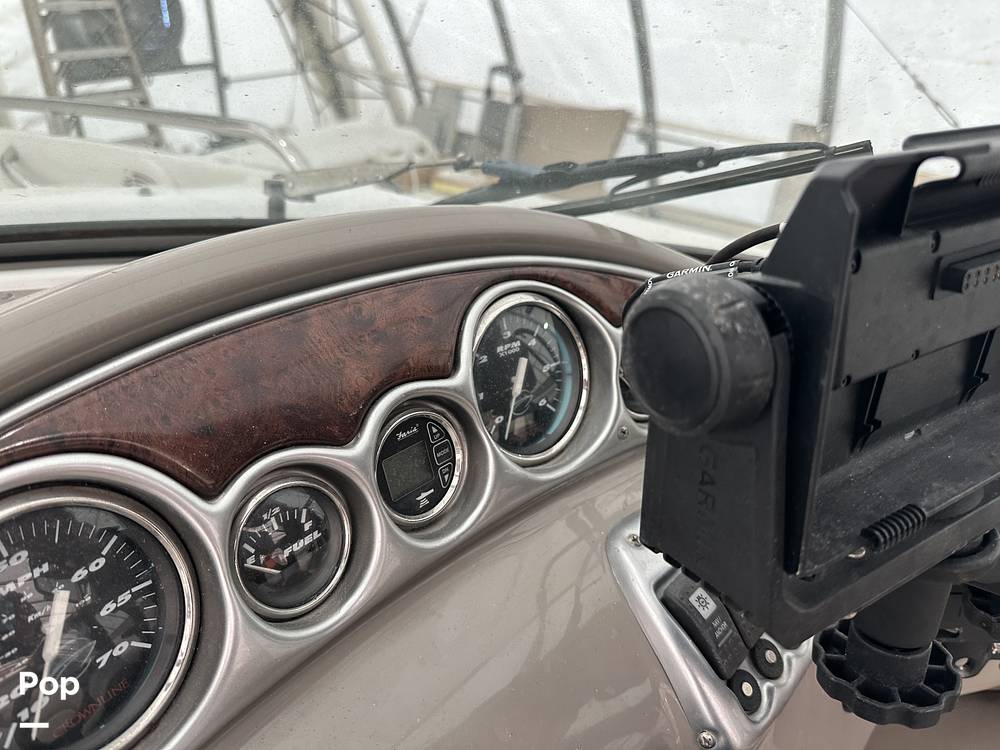 Slide: The Image of Crownline Boats 240 EX 2005 - 15085261