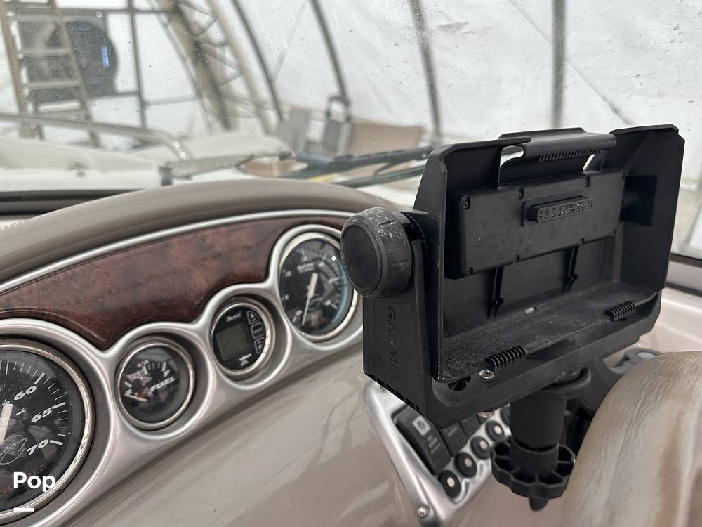 Slide: The Image of Crownline Boats 240 EX 2005 - 15085262