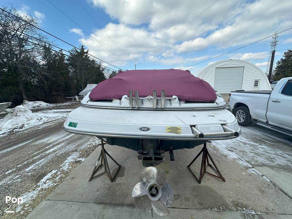 Slide: The Image of Crownline Boats 240 EX 2005 - 15105722
