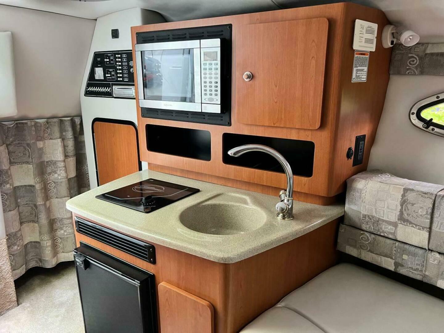 Slide: The Image of Crownline Boats 250 CR 2005 - 4532358