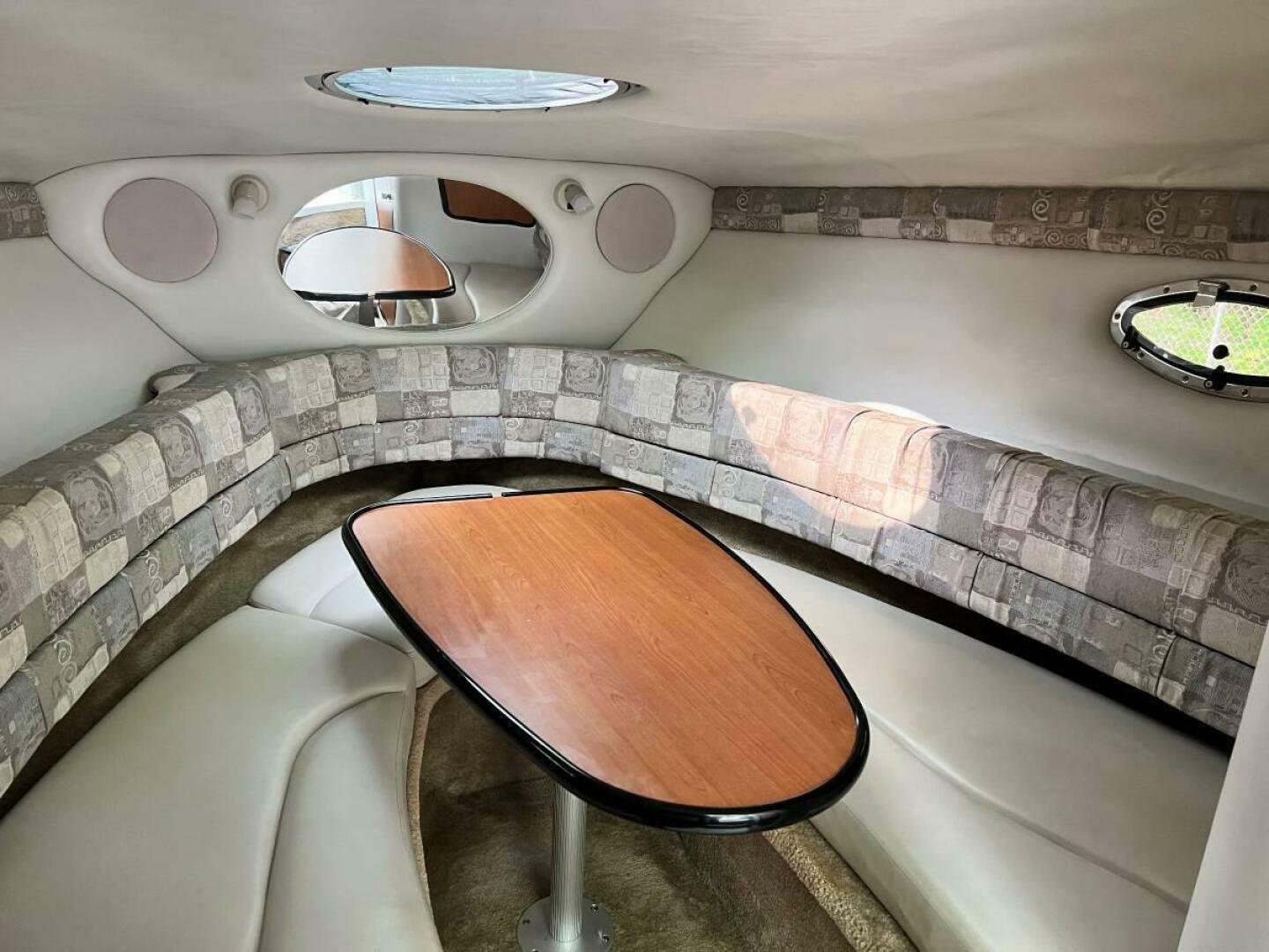 Slide: The Image of Crownline Boats 250 CR 2005 - 4532362