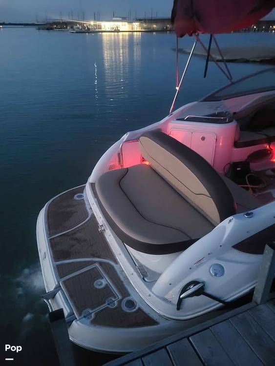 Slide: The Image of Crownline Boats 250 CR 2006 - 15356422