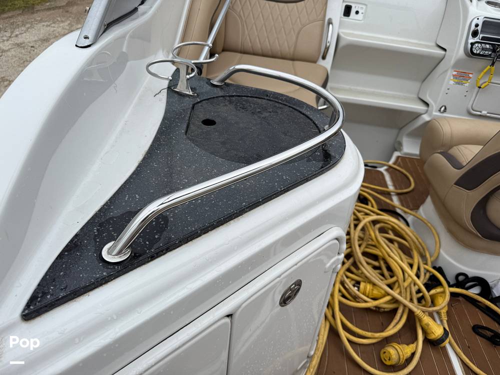 Slide: The Image of Crownline Boats 250 CR 2006 - 15426875