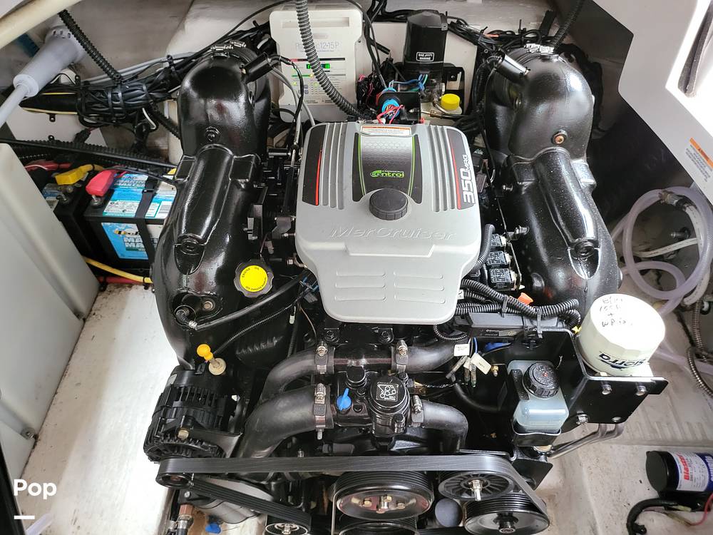 Slide: The Image of Crownline Boats 264 CR 2014 - 11080117
