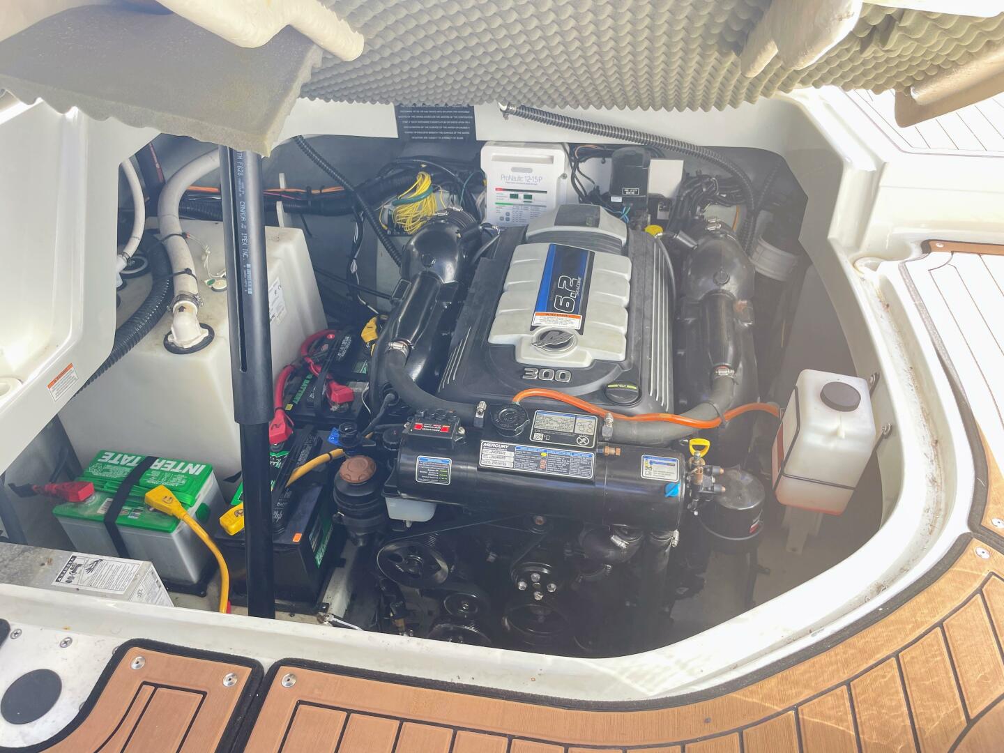 Slide: The Image of Crownline Boats 264 CR 2018 - 4441328