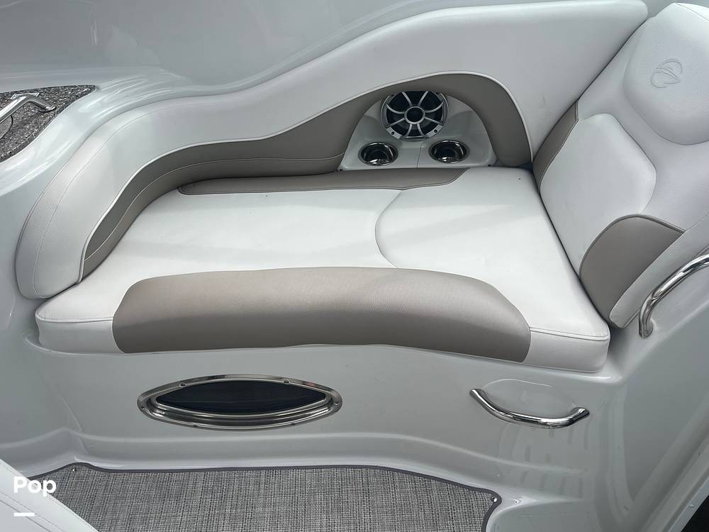 Slide: The Image of Crownline Boats 264 CR 2021 - 15565278