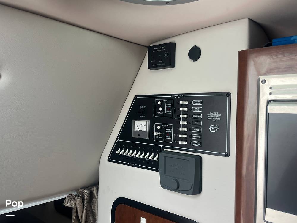 Slide: The Image of Crownline Boats 264 CR 2021 - 15565289