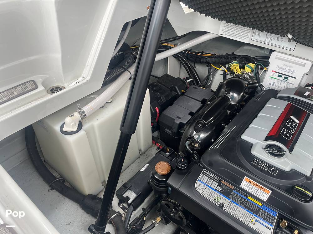 Slide: The Image of Crownline Boats 264 CR 2021 - 15565313