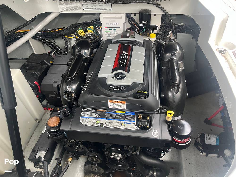 Slide: The Image of Crownline Boats 264 CR 2021 - 15565314