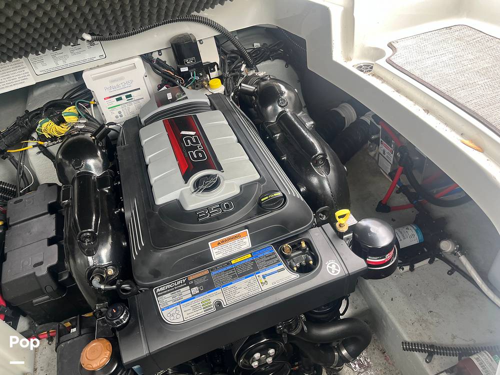 Slide: The Image of Crownline Boats 264 CR 2021 - 15565316