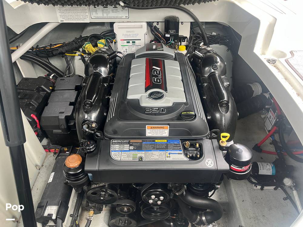 Slide: The Image of Crownline Boats 264 CR 2021 - 15565317