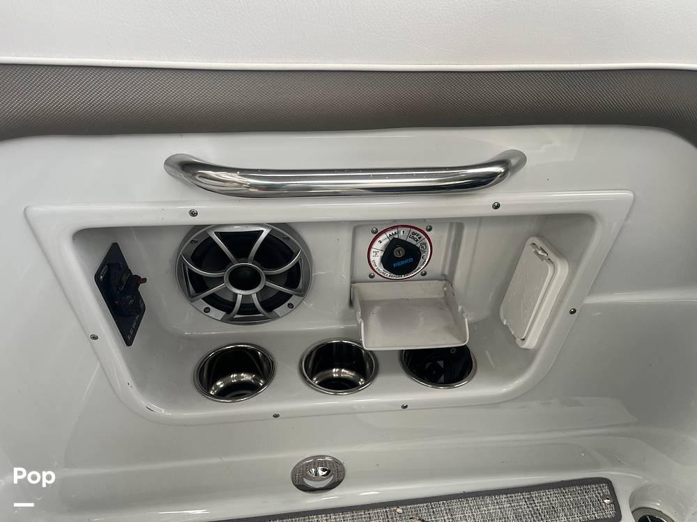 Slide: The Image of Crownline Boats 264 CR 2021 - 15565318