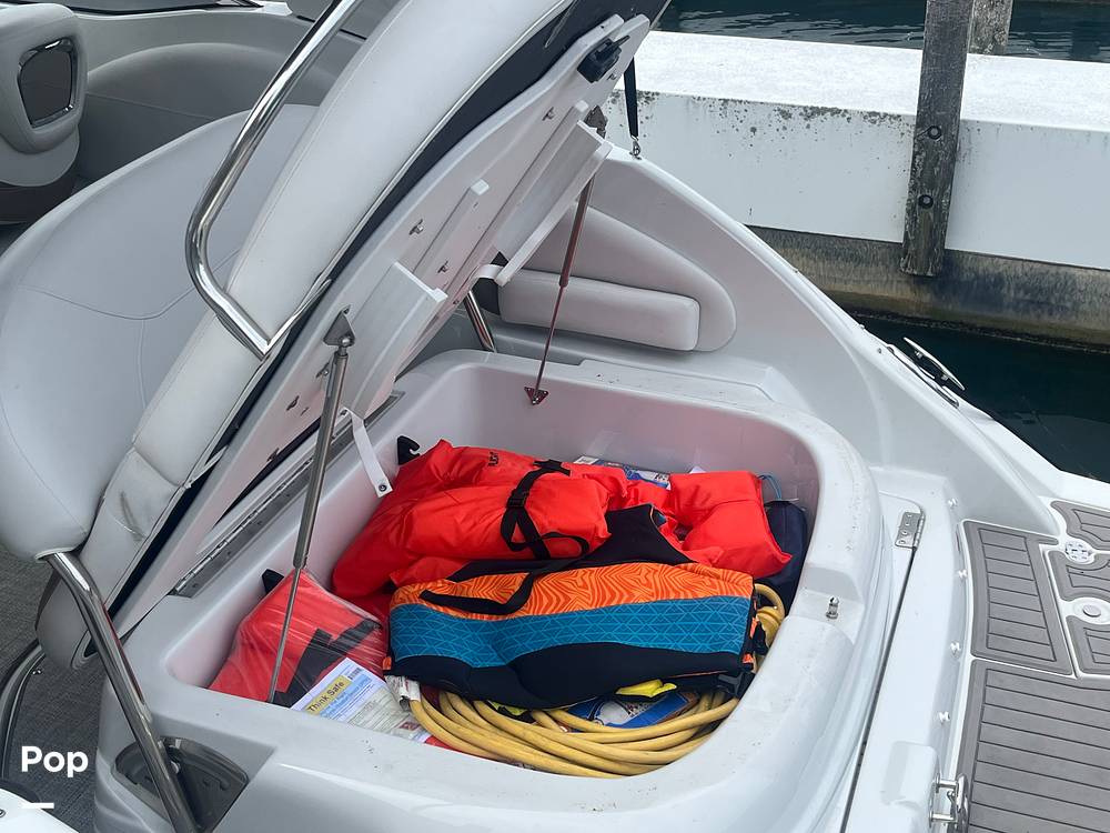 Slide: The Image of Crownline Boats 264 CR 2021 - 15565322