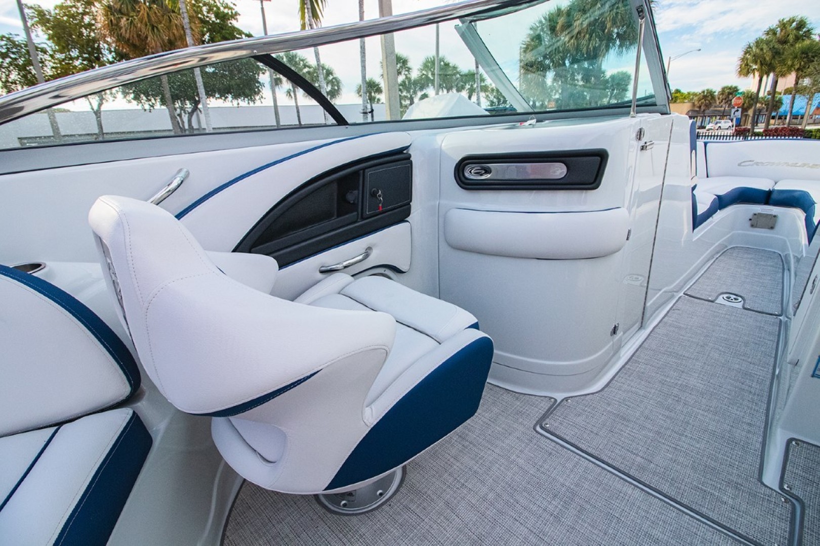 Slide: The Image of Crownline Boats 270 XSS 2022 - 3194489