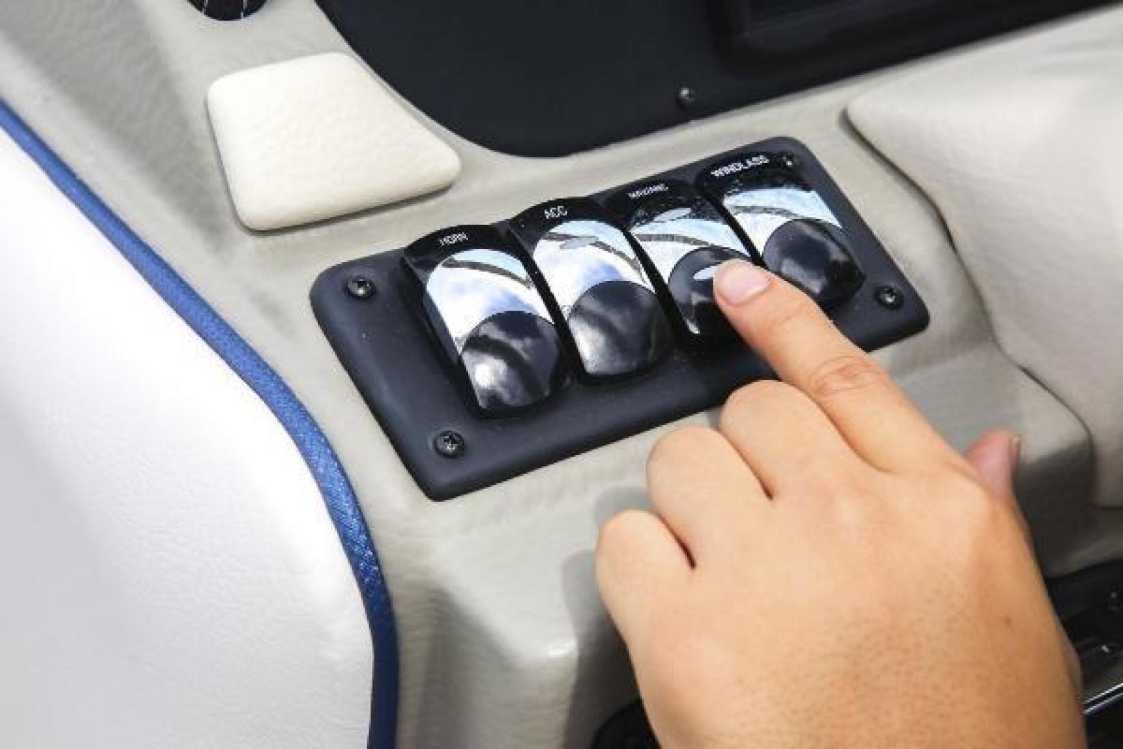 Slide: The Image of Crownline Boats 270 XSS 2023 - 1522261