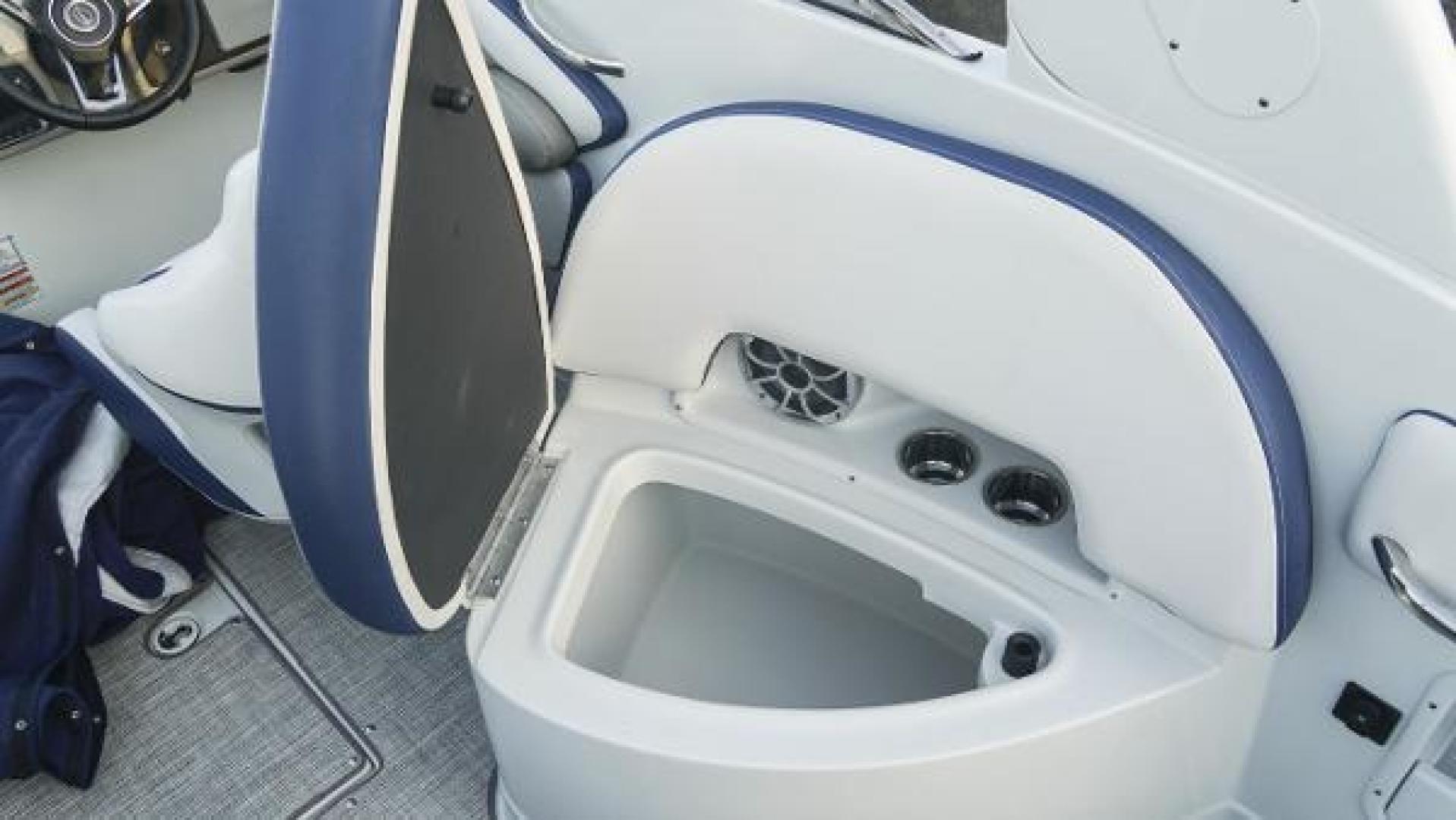 Slide: The Image of Crownline Boats 270 XSS 2023 - 1527076