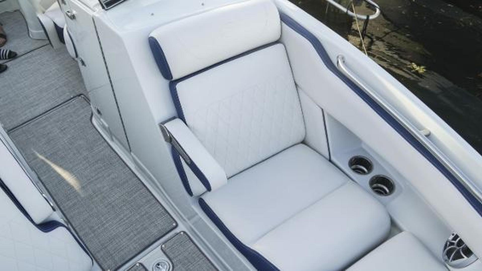 Slide: The Image of Crownline Boats 270 XSS 2023 - 1522292