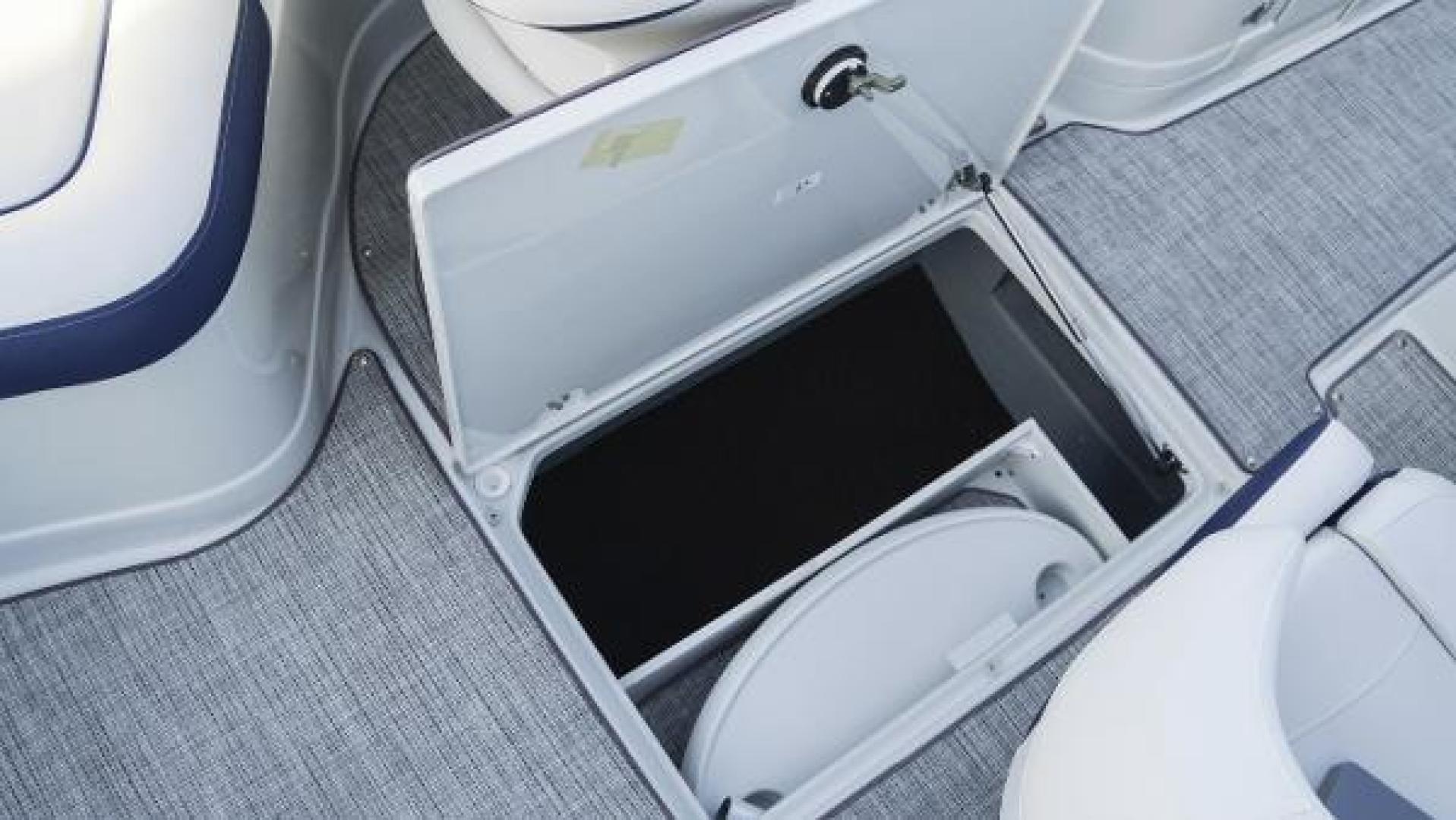 Slide: The Image of Crownline Boats 270 XSS 2023 - 1527087