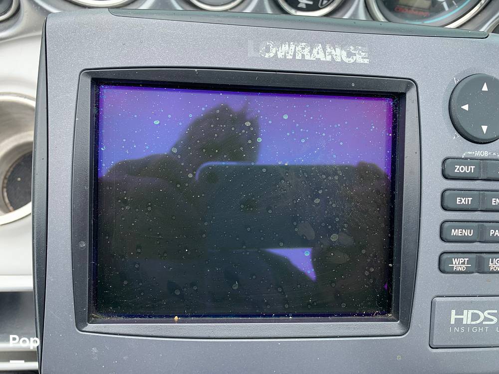 Slide: The Image of Lowrance Fishfinder/chartplotter - 87