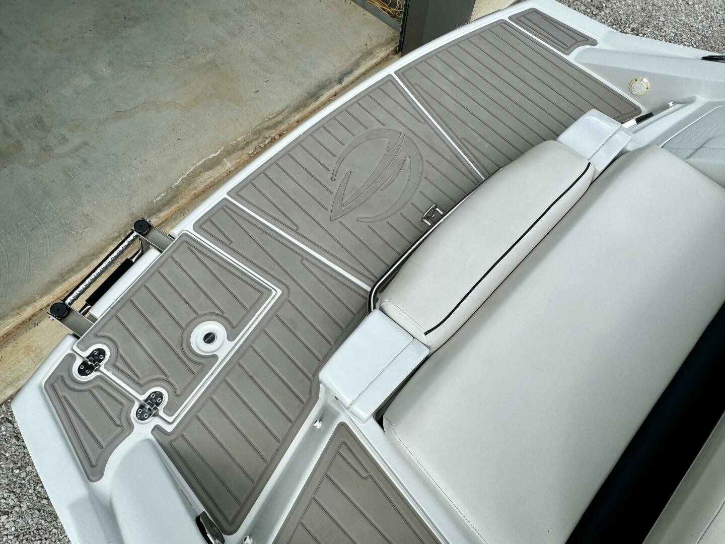 Slide: The Image of Crownline Boats 275 SS 2017 - 4723352