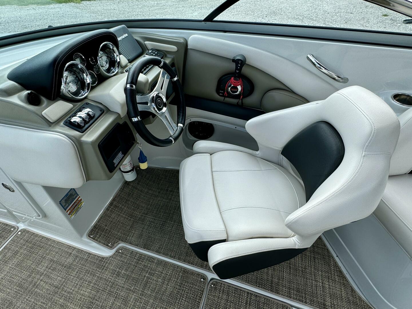 Slide: The Image of Crownline Boats 275 SS 2017 - 4723281