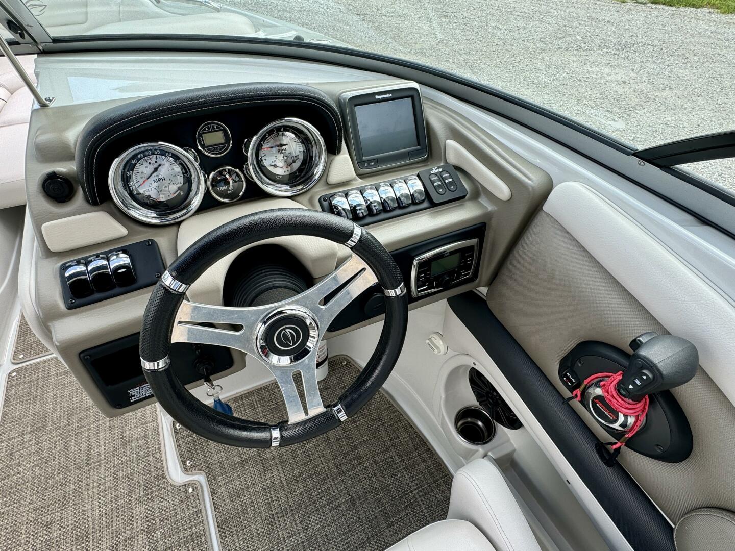 Slide: The Image of Crownline Boats 275 SS 2017 - 4723283