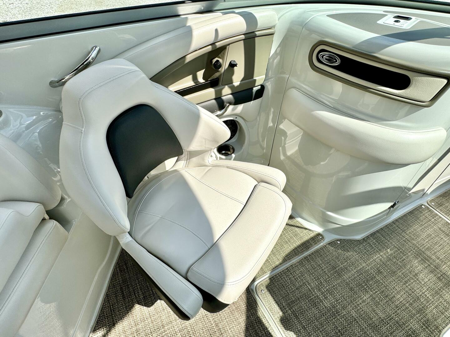 Slide: The Image of Crownline Boats 275 SS 2017 - 4723292
