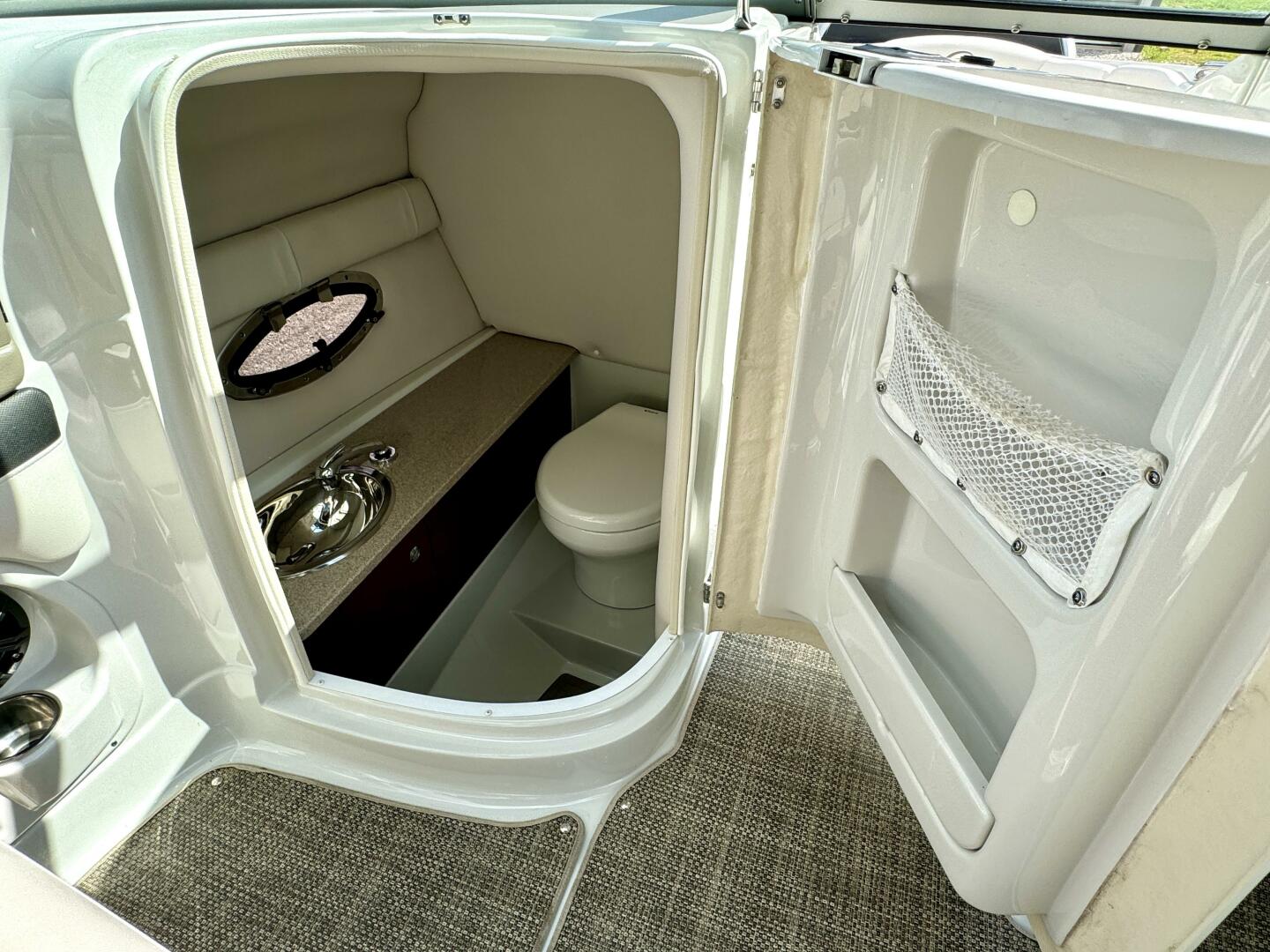 Slide: The Image of Crownline Boats 275 SS 2017 - 4723294