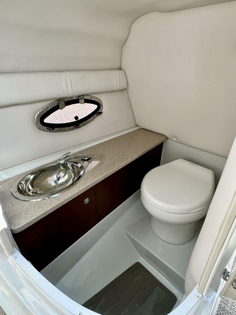 Slide: The Image of Crownline Boats 275 SS 2017 - 4723295