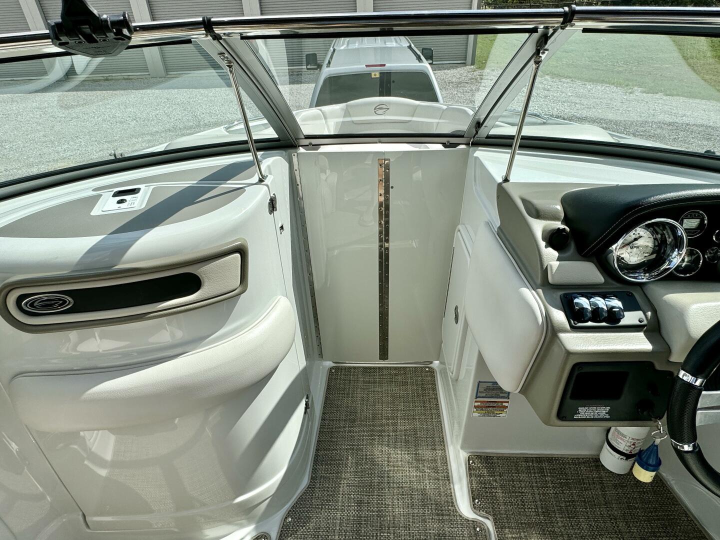 Slide: The Image of Crownline Boats 275 SS 2017 - 4723298