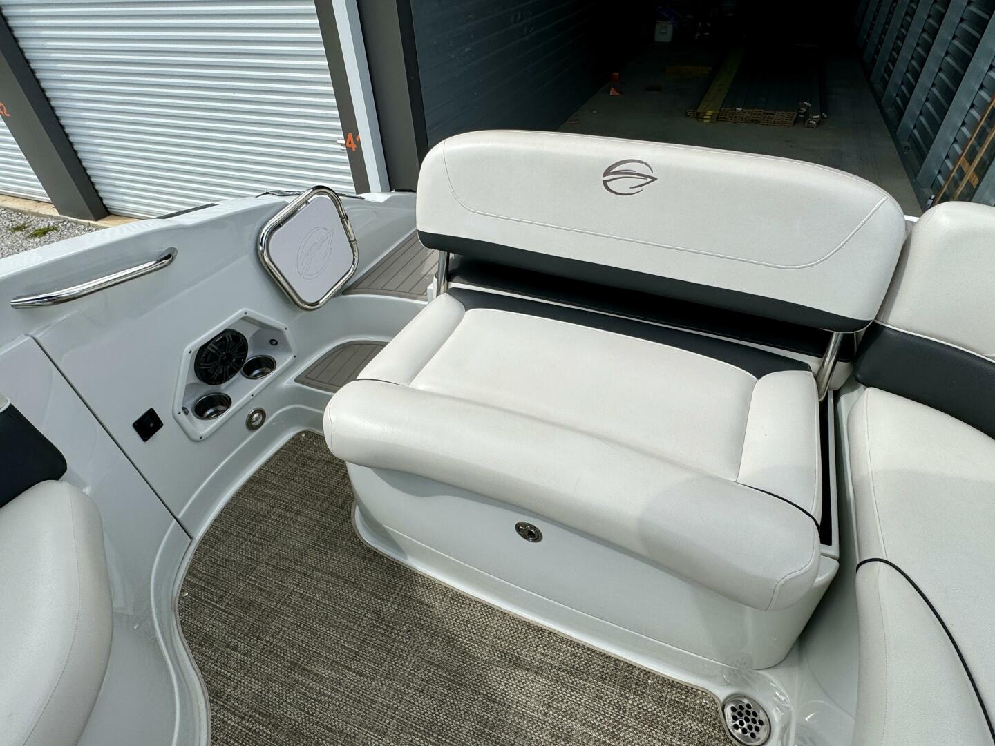 Slide: The Image of Crownline Boats 275 SS 2017 - 4723341