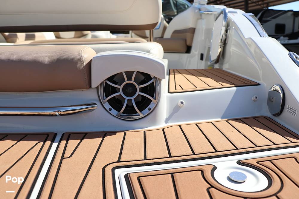Slide: The Image of Crownline Boats 275SS 2018 - 40