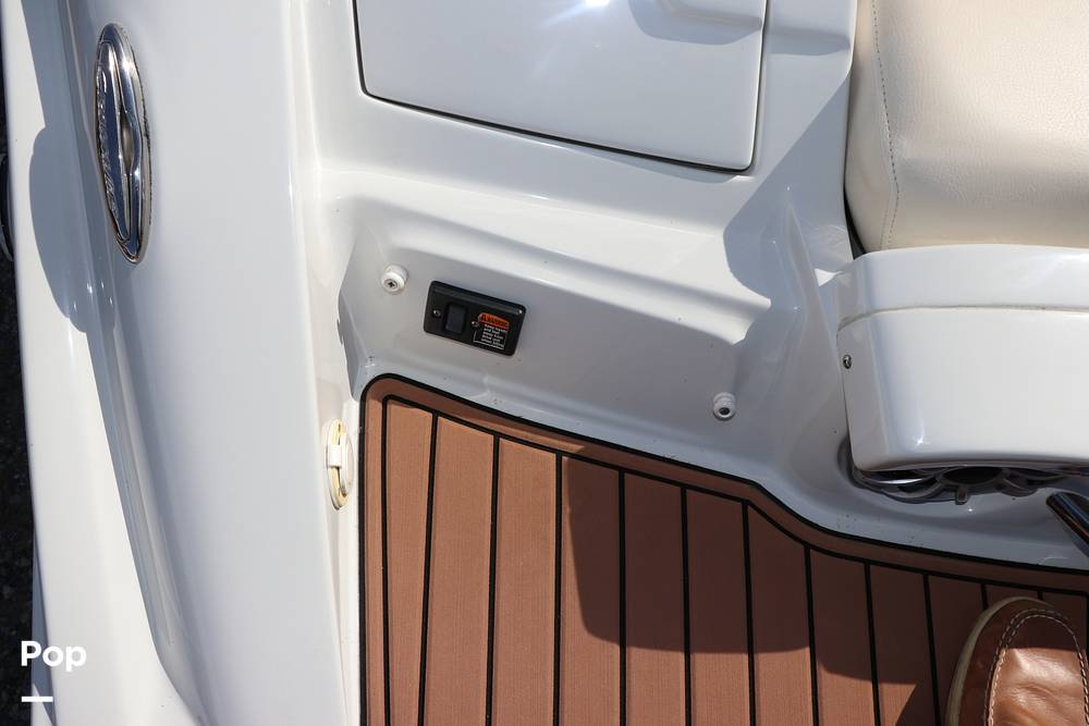 Slide: The Image of Crownline Boats 275SS 2018 - 41