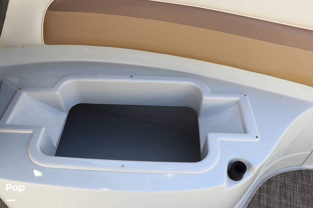 Slide: The Image of Crownline Boats 275SS 2018 - 74