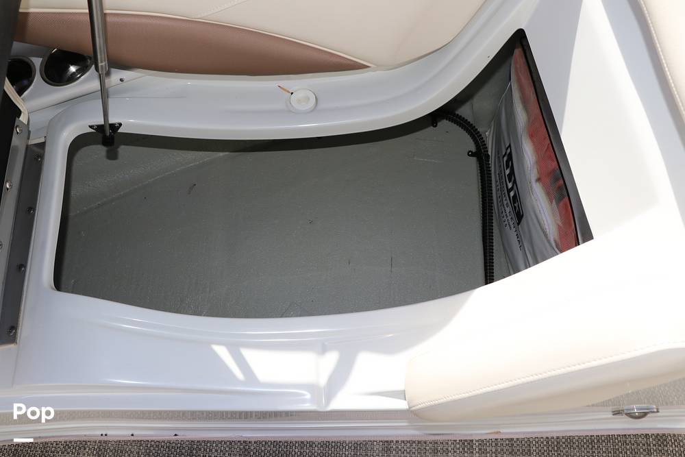 Slide: The Image of Crownline Boats 275SS 2018 - 81