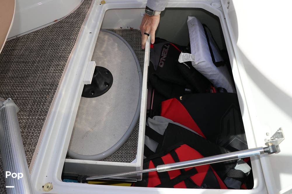 Slide: The Image of Crownline Boats 275SS 2018 - 85