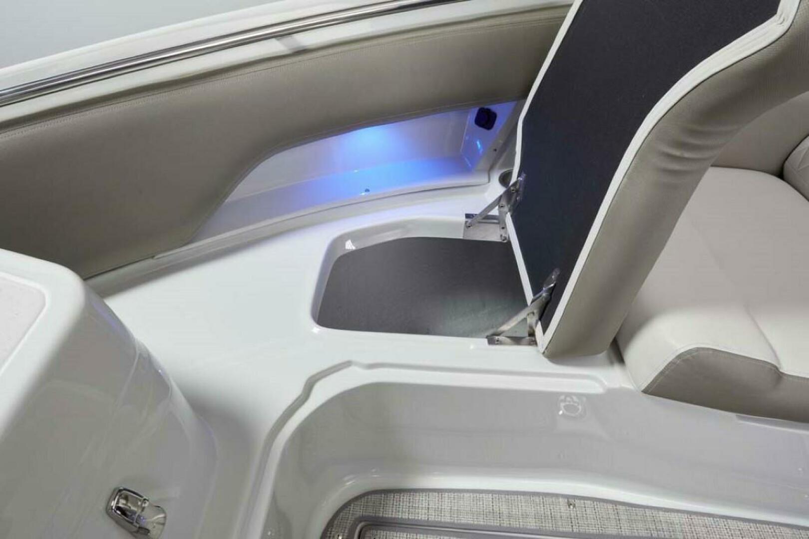 Slide: The Image of Crownline Boats 280 DC 2024 - 3731635