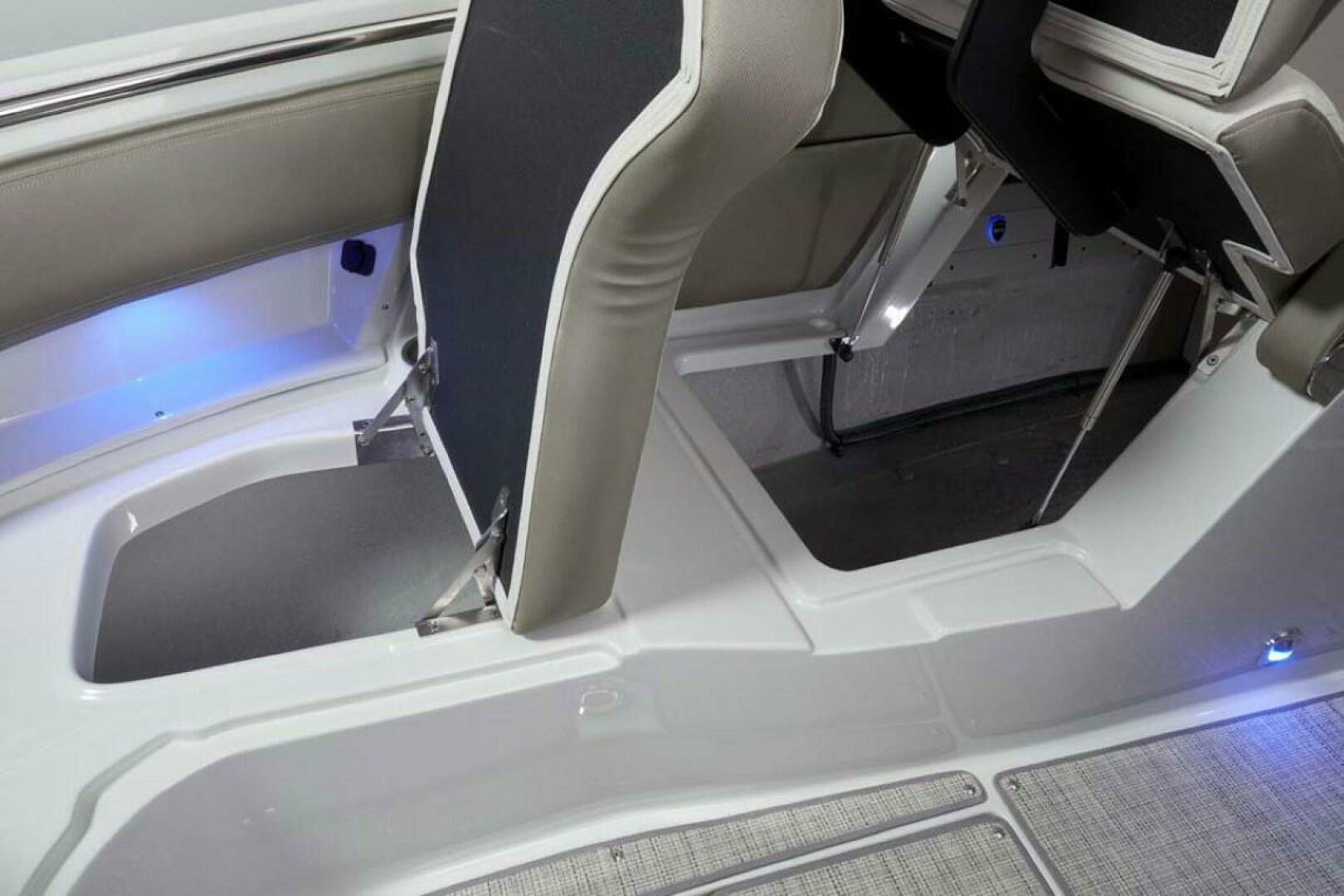 Slide: The Image of Crownline Boats 280 DC 2024 - 3731636