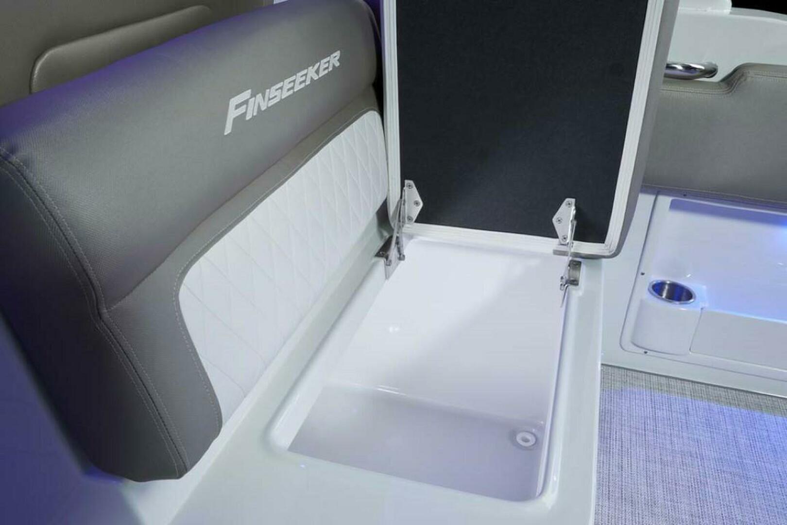 Slide: The Image of Crownline Boats 280 DC 2024 - 3731640