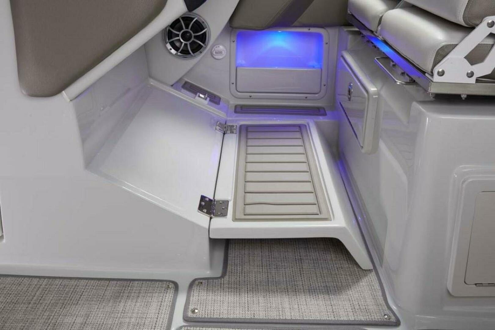 Slide: The Image of Crownline Boats 280 DC 2024 - 3731645