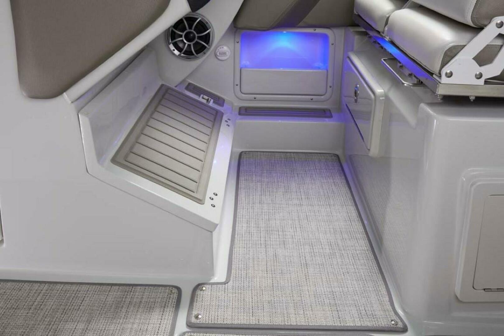 Slide: The Image of Crownline Boats 280 DC 2024 - 3731646