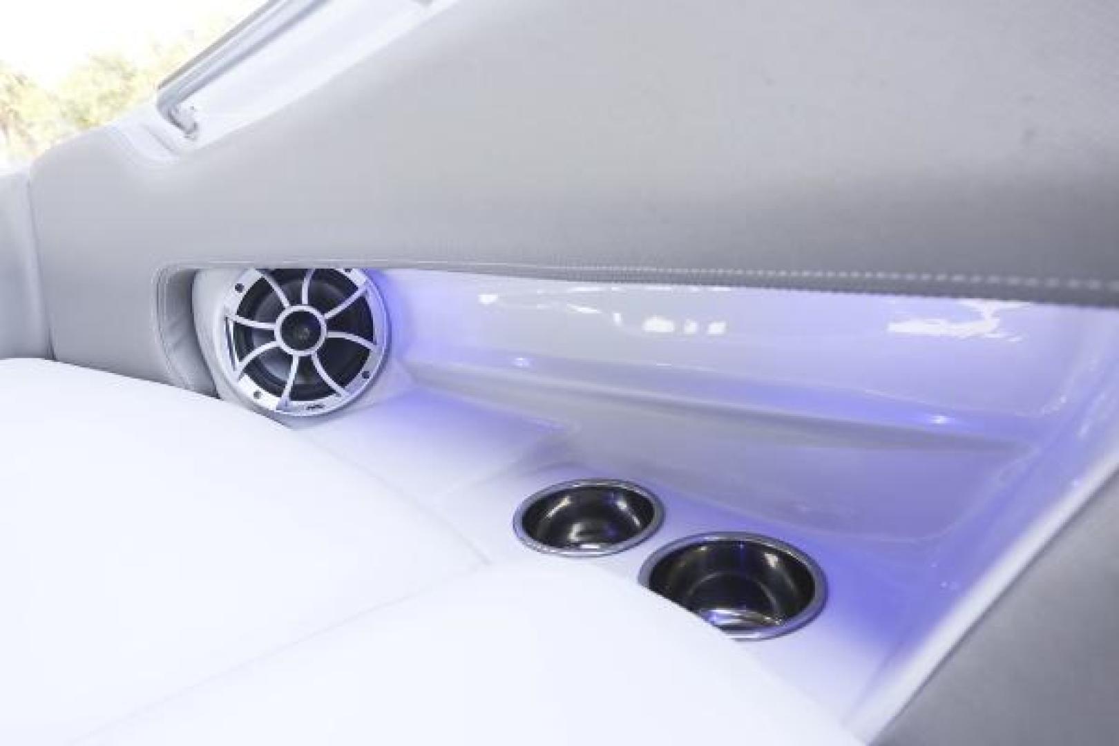 Slide: The Image of Crownline Boats 280 XSS 2023 - 1527358