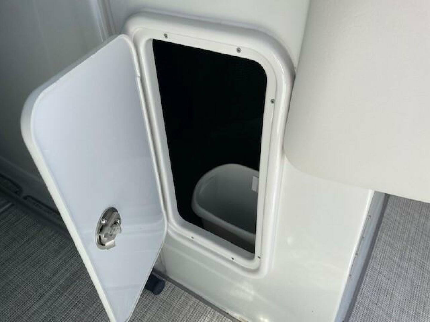Slide: The Image of Crownline Boats 29 2023 - 4867230