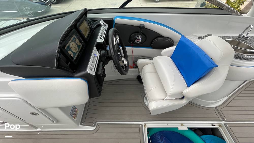 Slide: The Image of Crownline Boats 290 XXS 2021 - 13574653